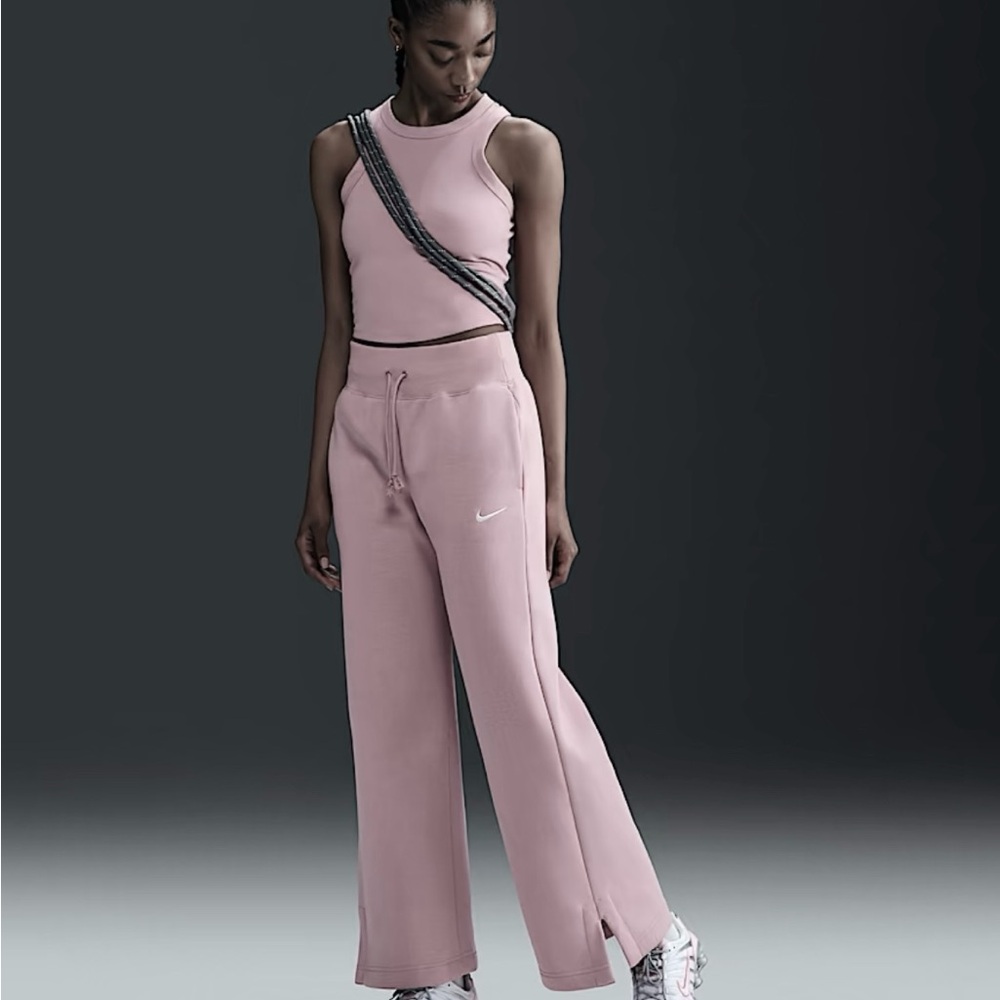Nike Women's Soft Pink Sweatpants